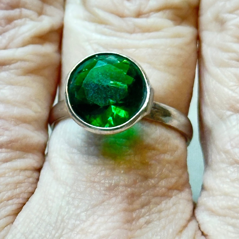 925 Sterling Silver Ring, Round, Faceted Green Topaz